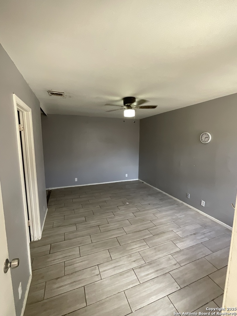 7919 Broadwick