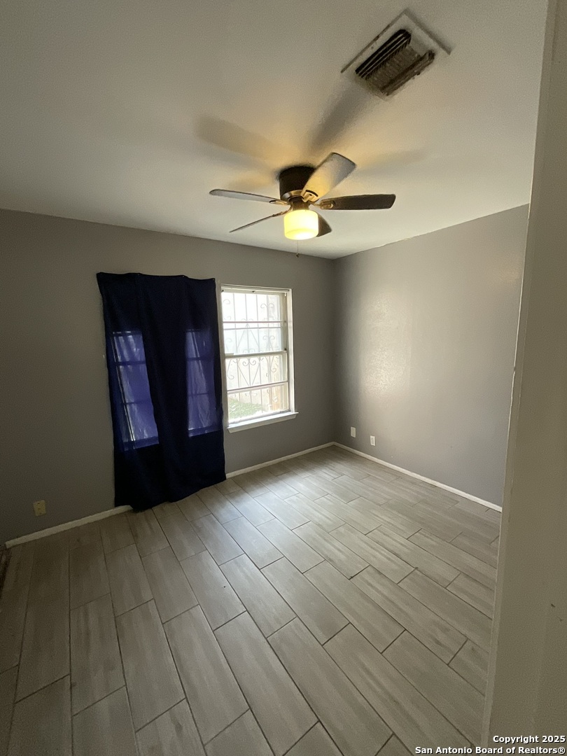 7919 Broadwick