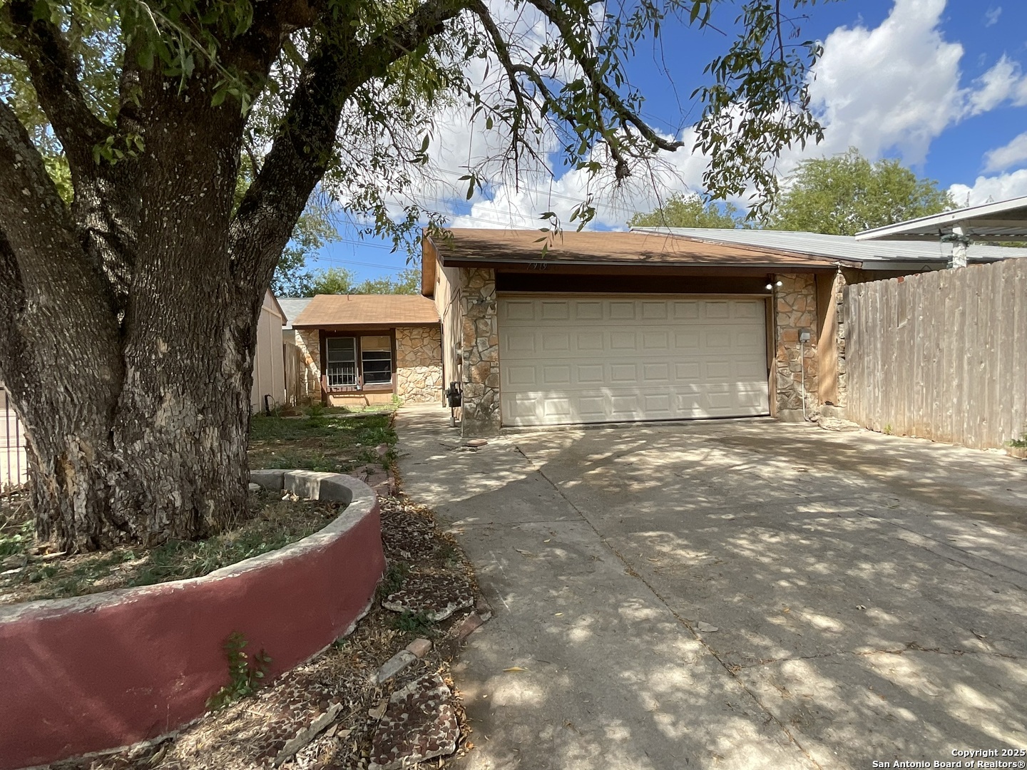 7919 Broadwick