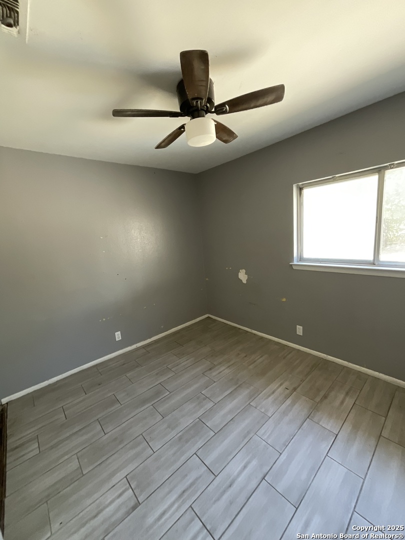 7919 Broadwick