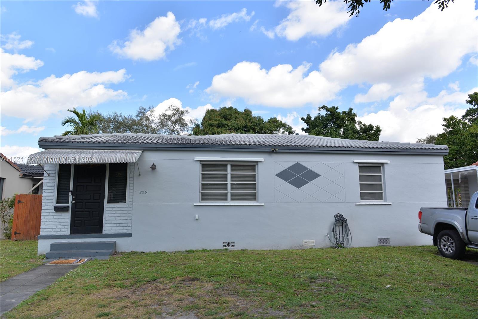 225 Lafayette Dr