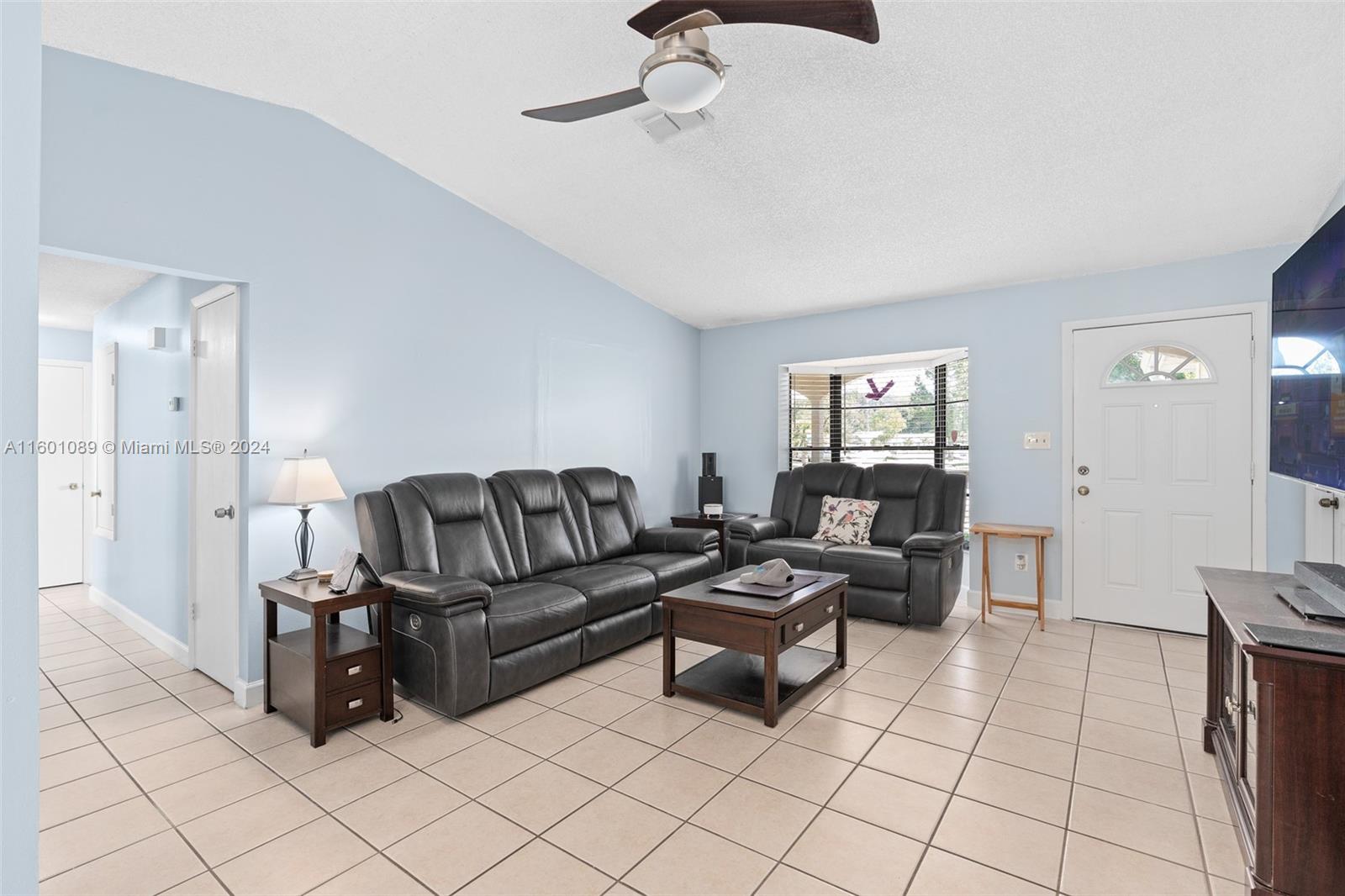 8900 Brackenwood DR