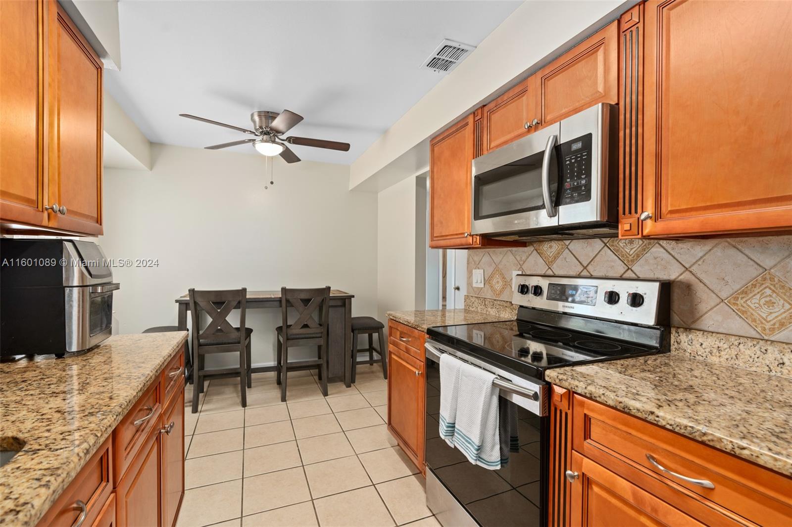 8900 Brackenwood DR