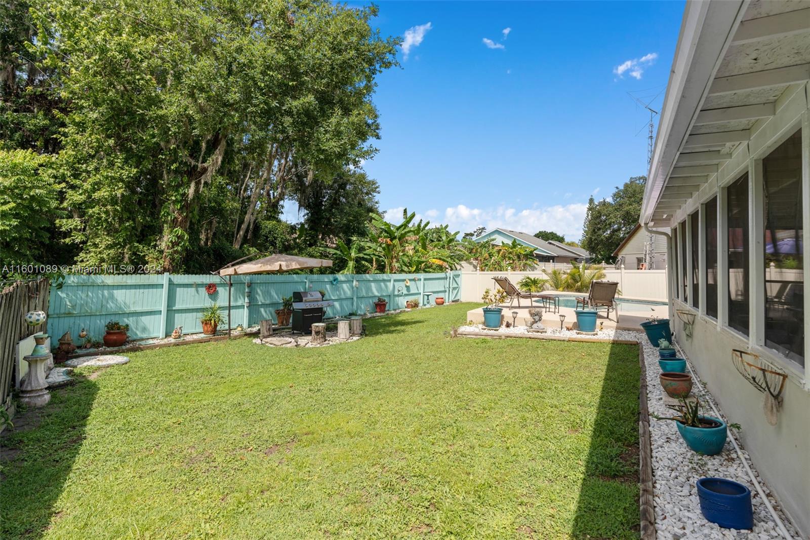 8900 Brackenwood DR