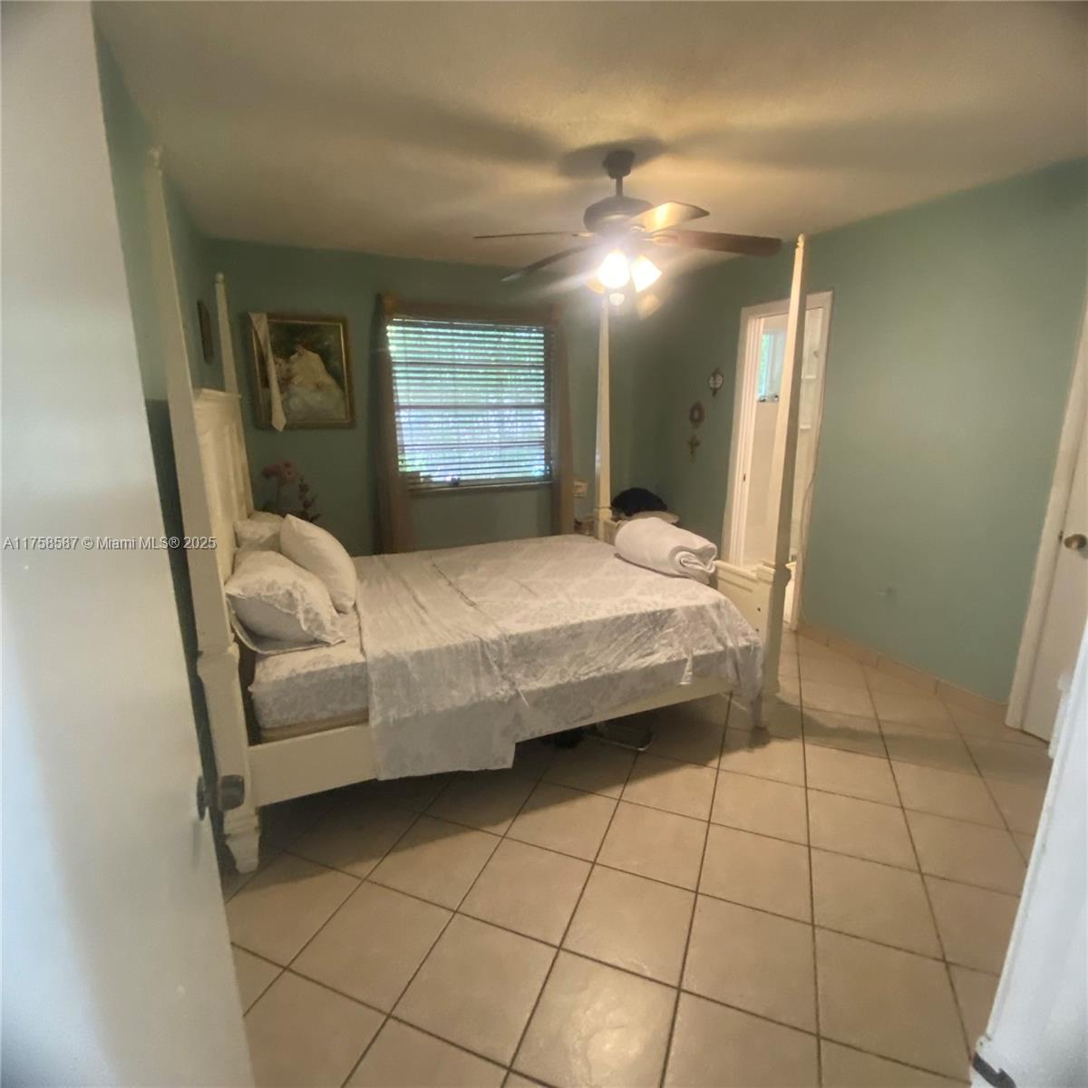 7435 SW 34th Ter
