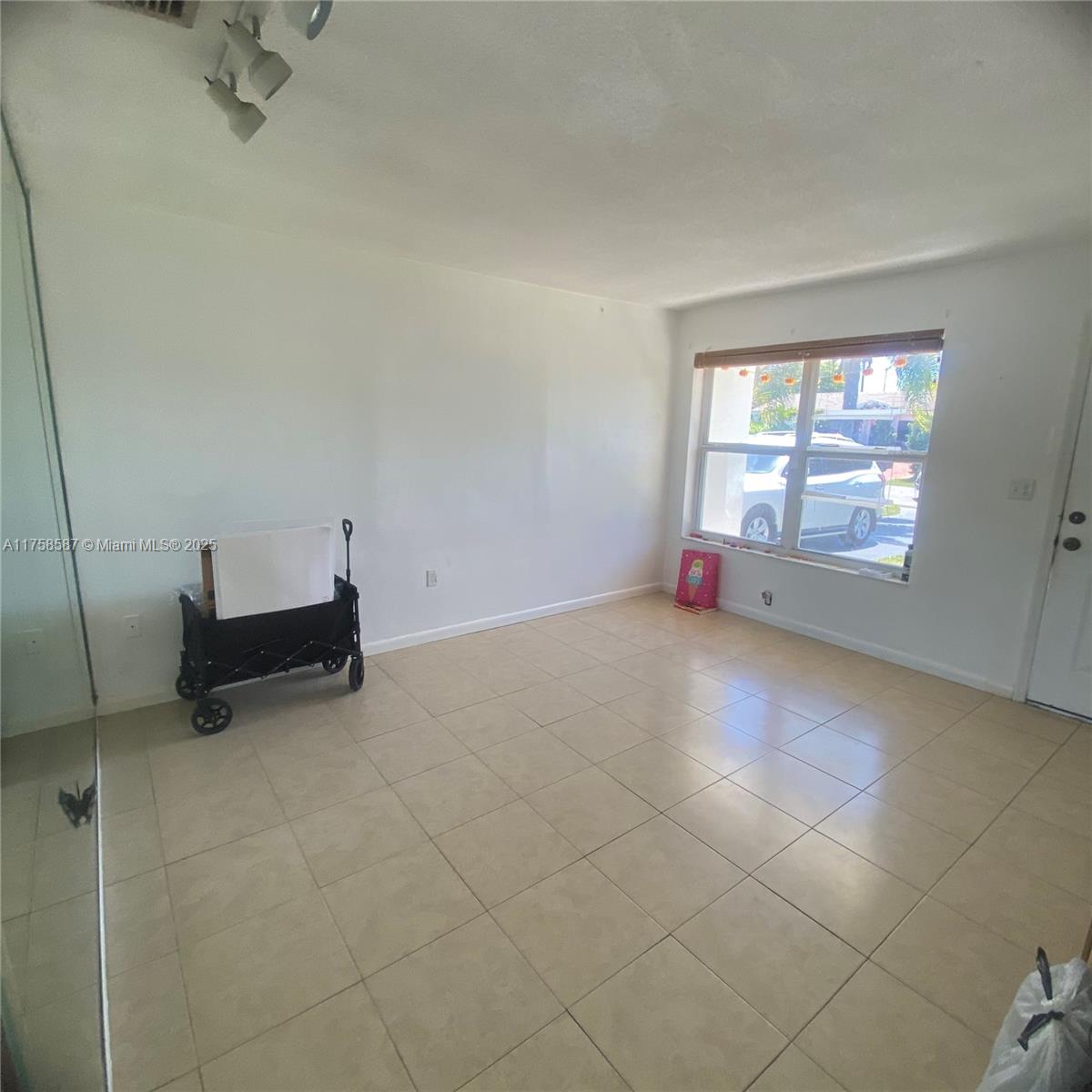 7435 SW 34th Ter