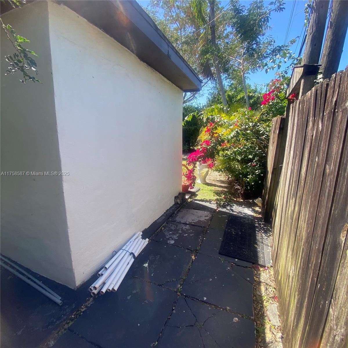 7435 SW 34th Ter
