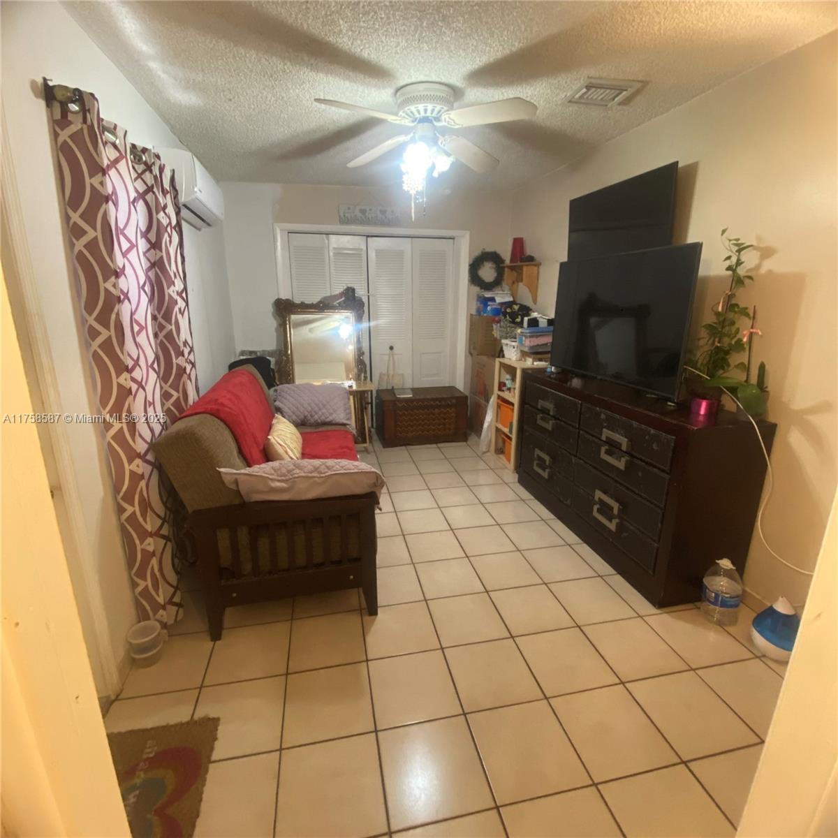 7435 SW 34th Ter