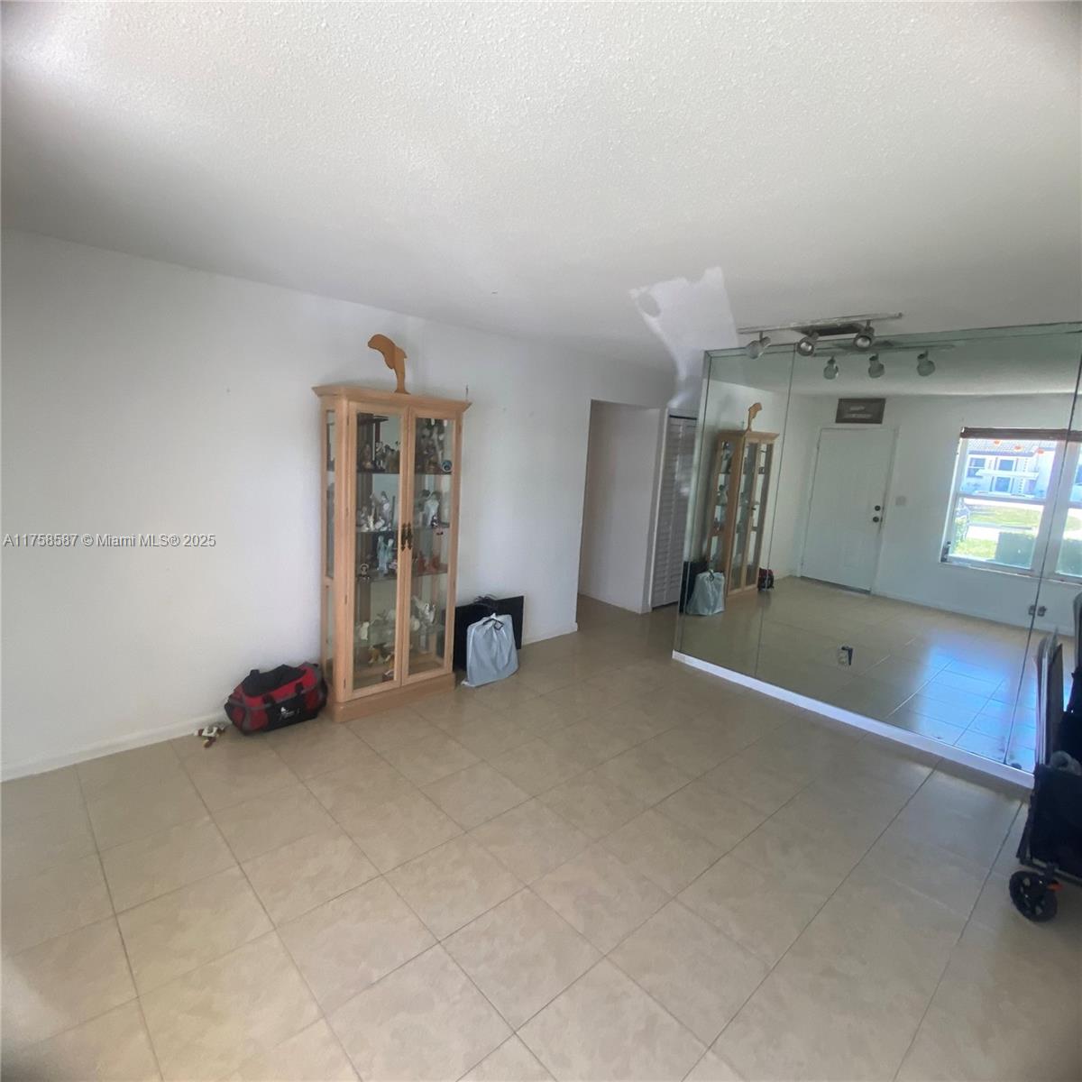 7435 SW 34th Ter