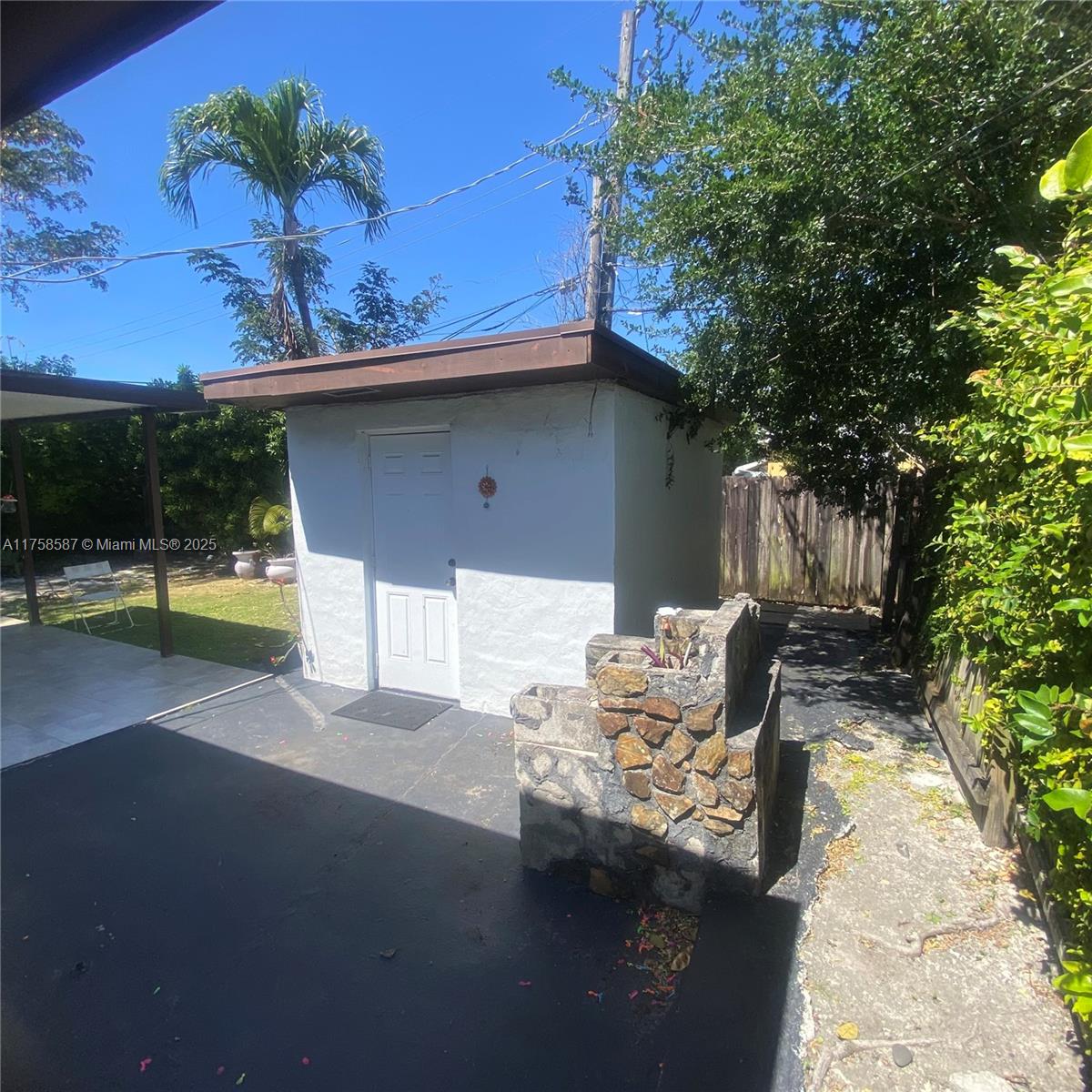 7435 SW 34th Ter