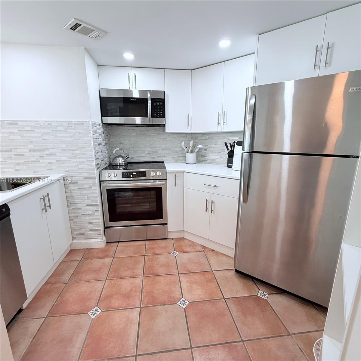 5880 Collins Ave # 303