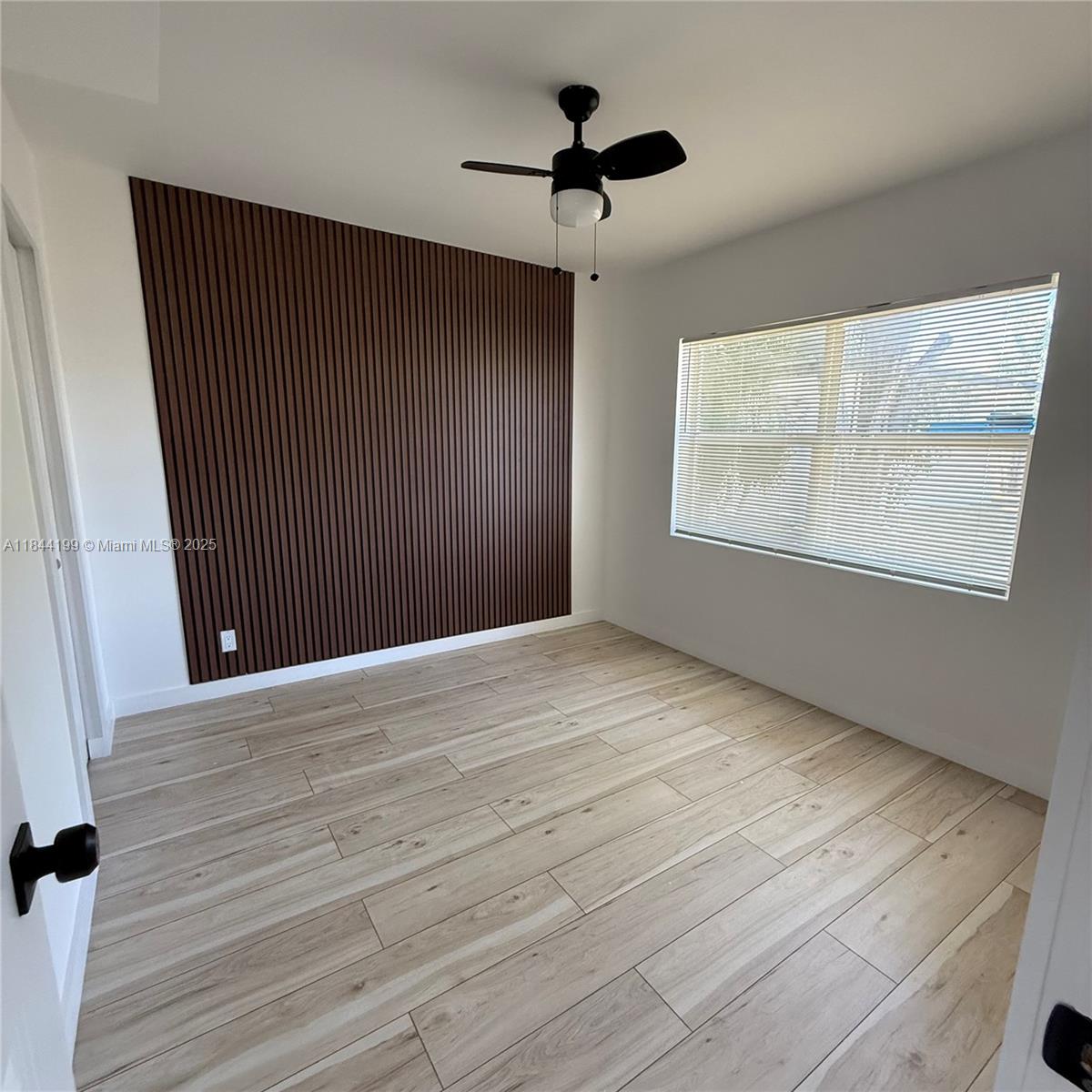 1827 N Dixie Hwy # 1