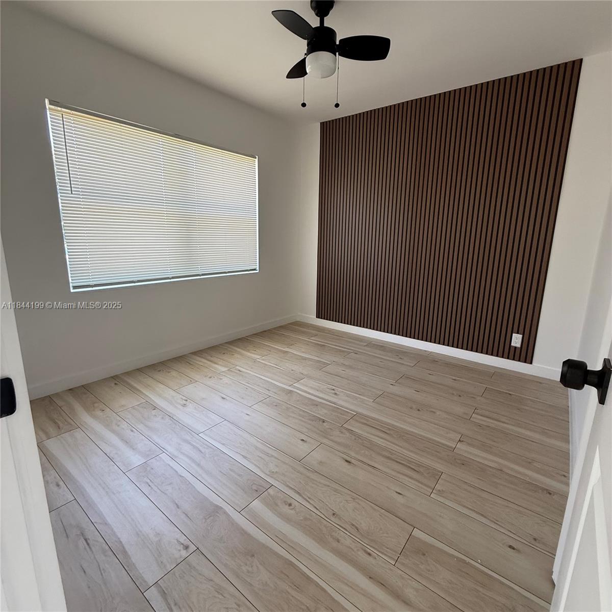 1827 N Dixie Hwy # 1