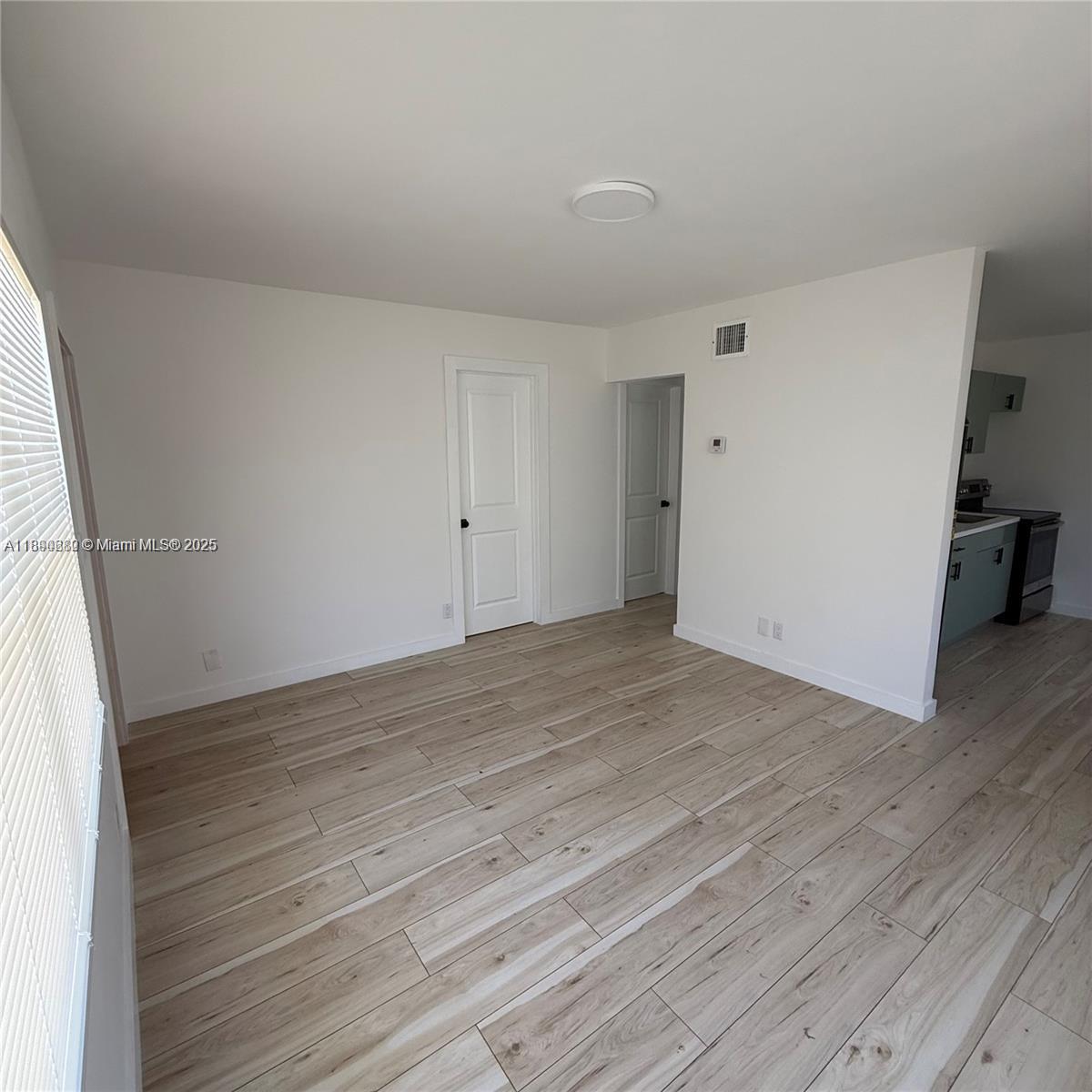 1827 N Dixie Hwy # 2