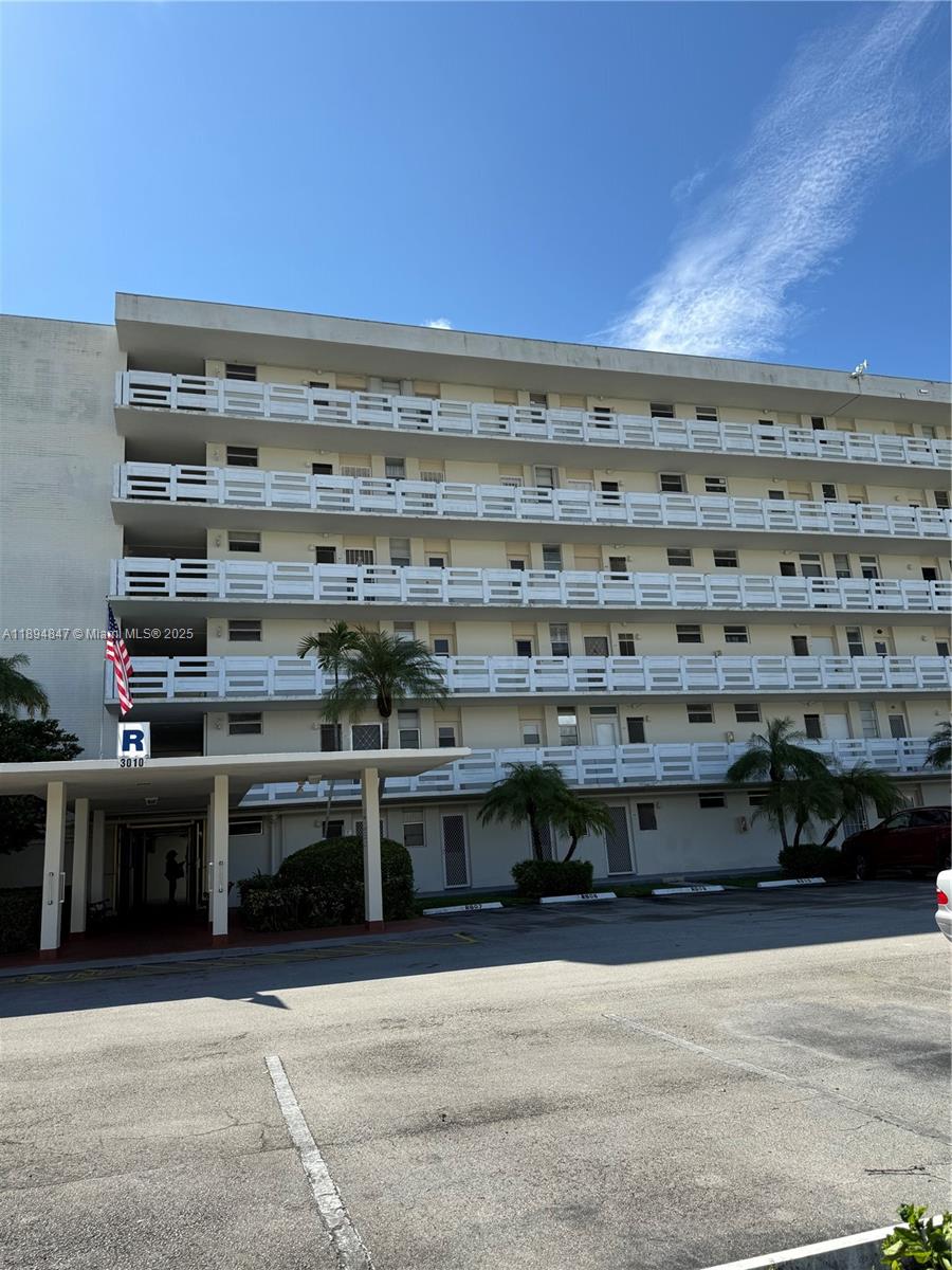 3010 Marcos Dr # R310