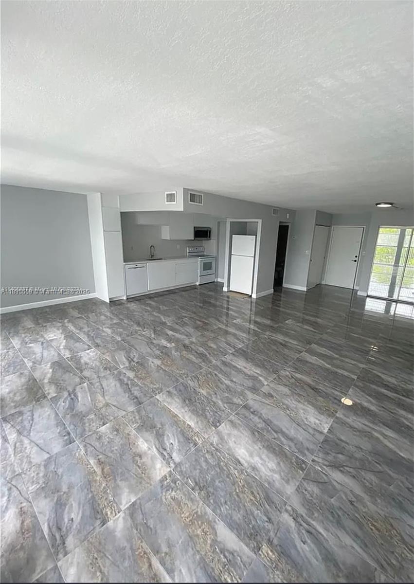 2101 Atlantic Shores Blvd # 402