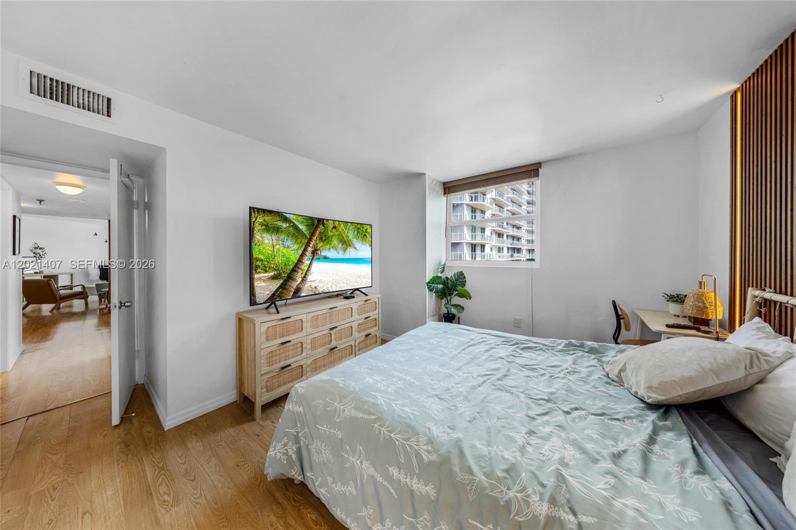 5880 Collins Ave # 1007