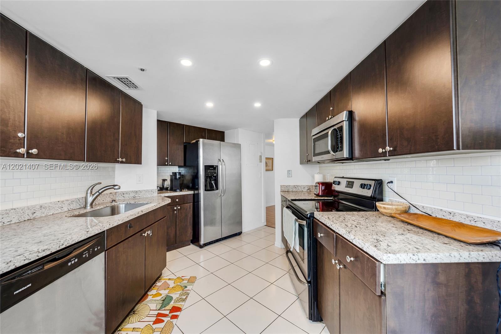 5880 Collins Ave # 1007