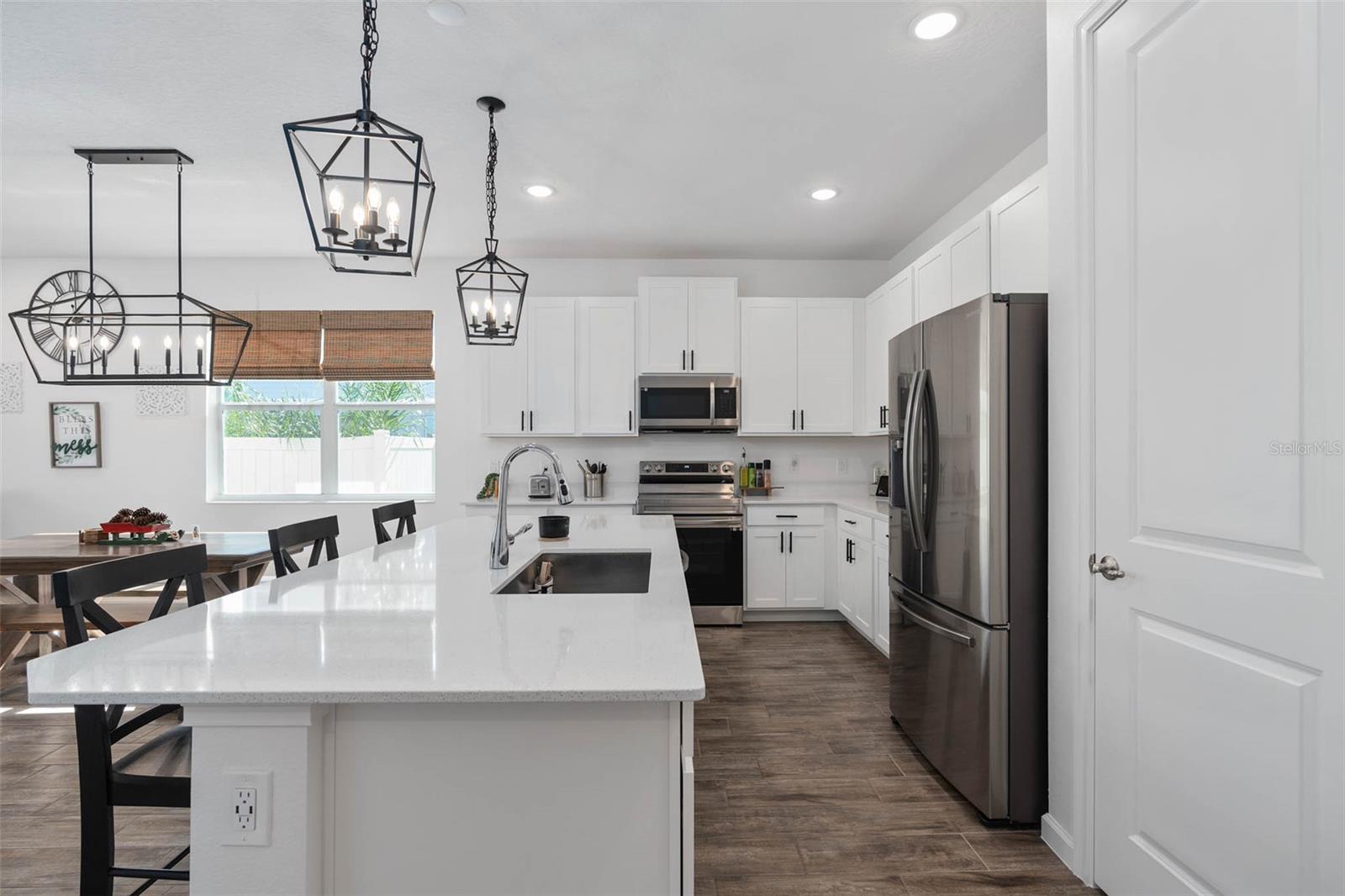 551 POTERE DR