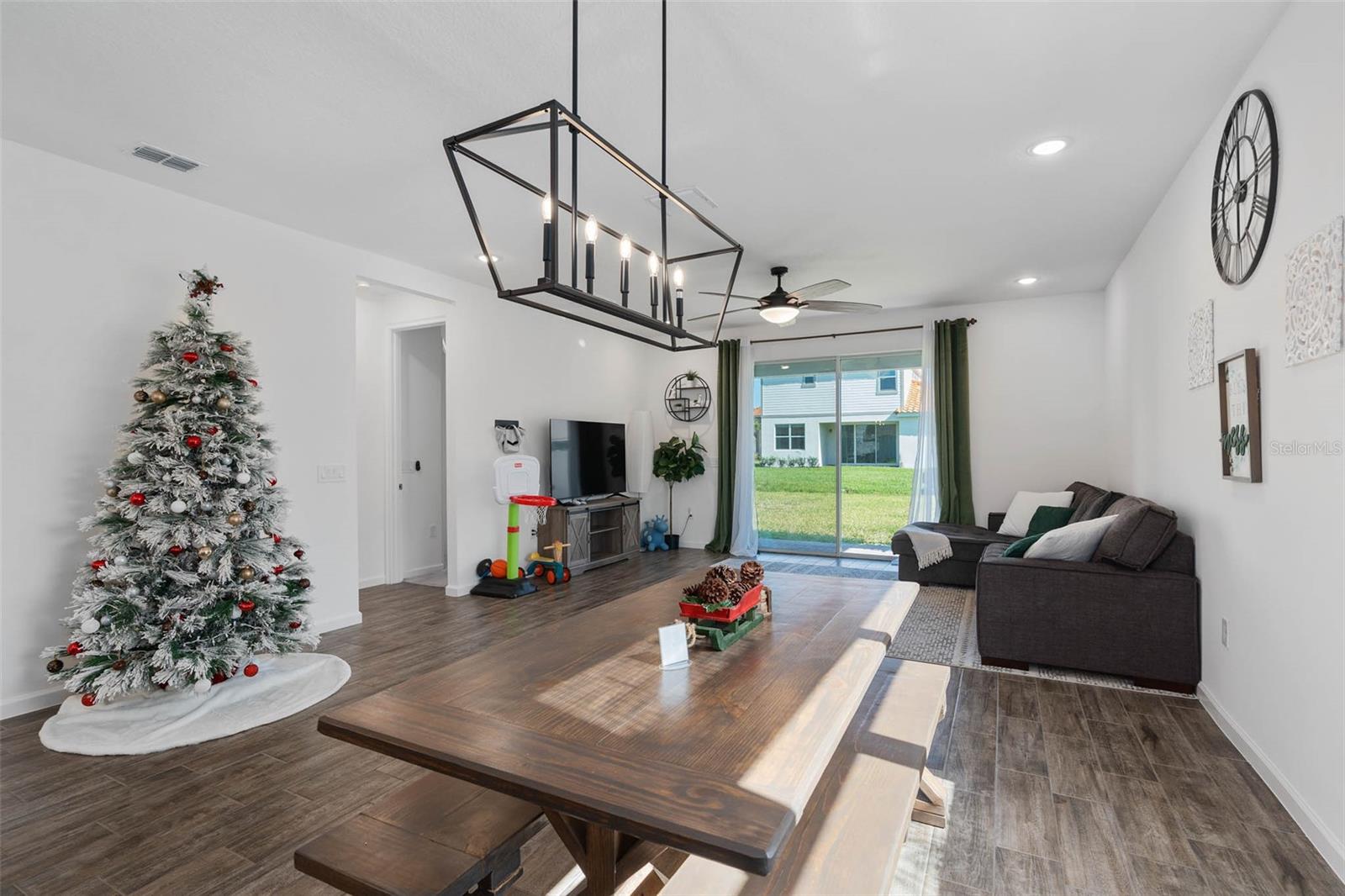 551 POTERE DR