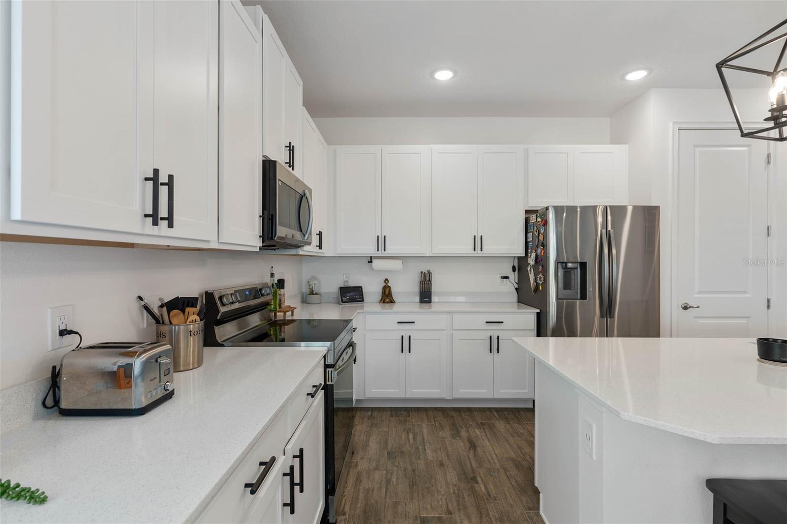 551 POTERE DR