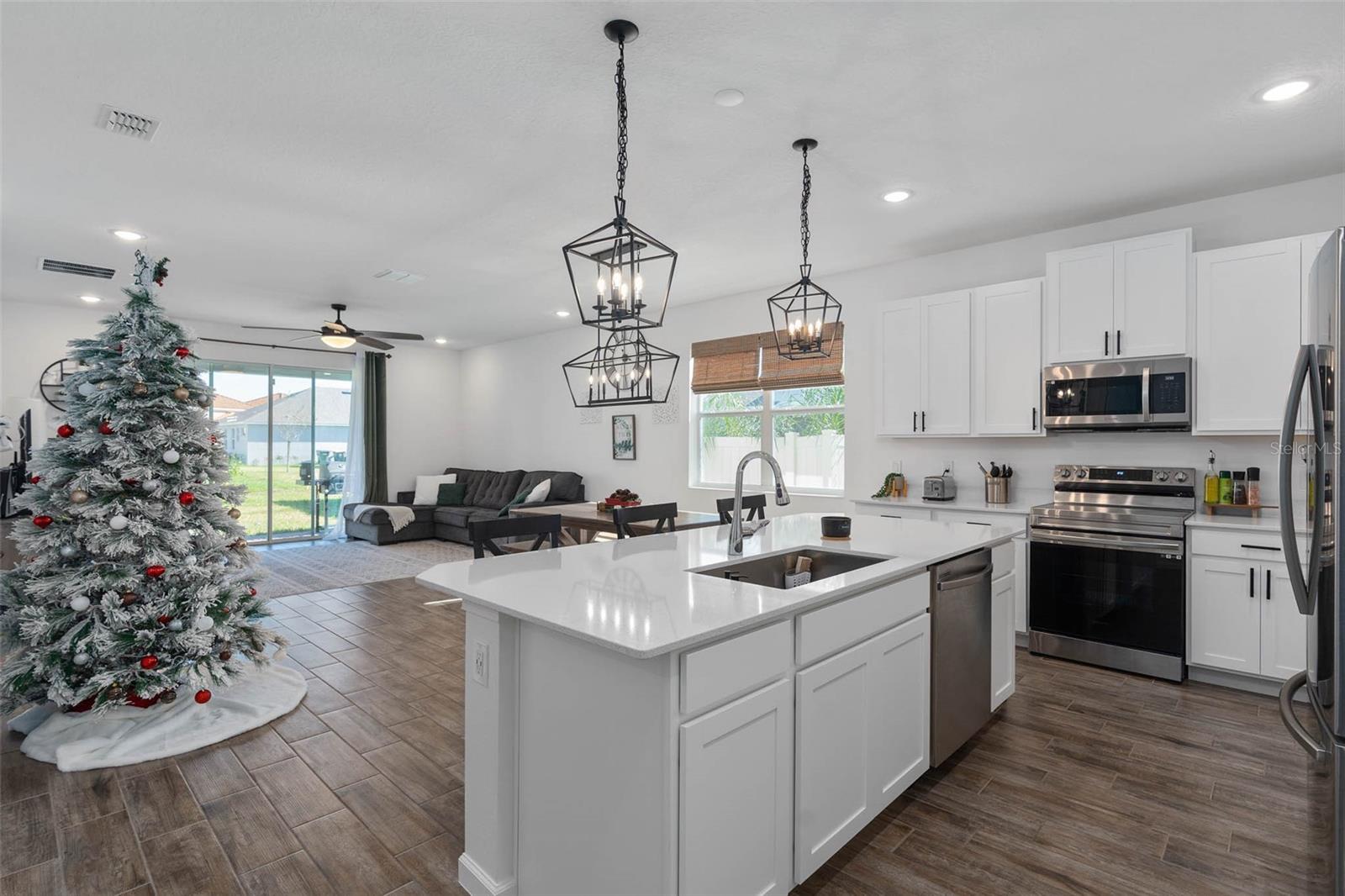 551 POTERE DR