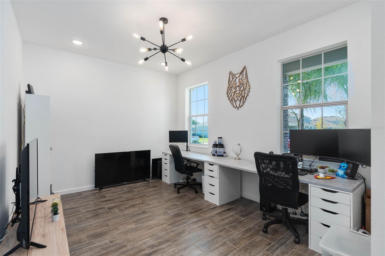 551 POTERE DR