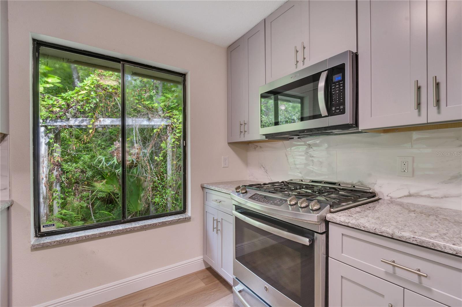 113 MOCKINGBIRD LN