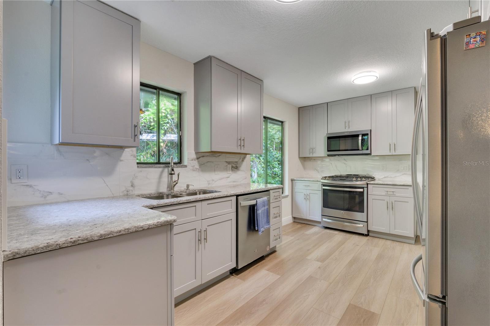 113 MOCKINGBIRD LN