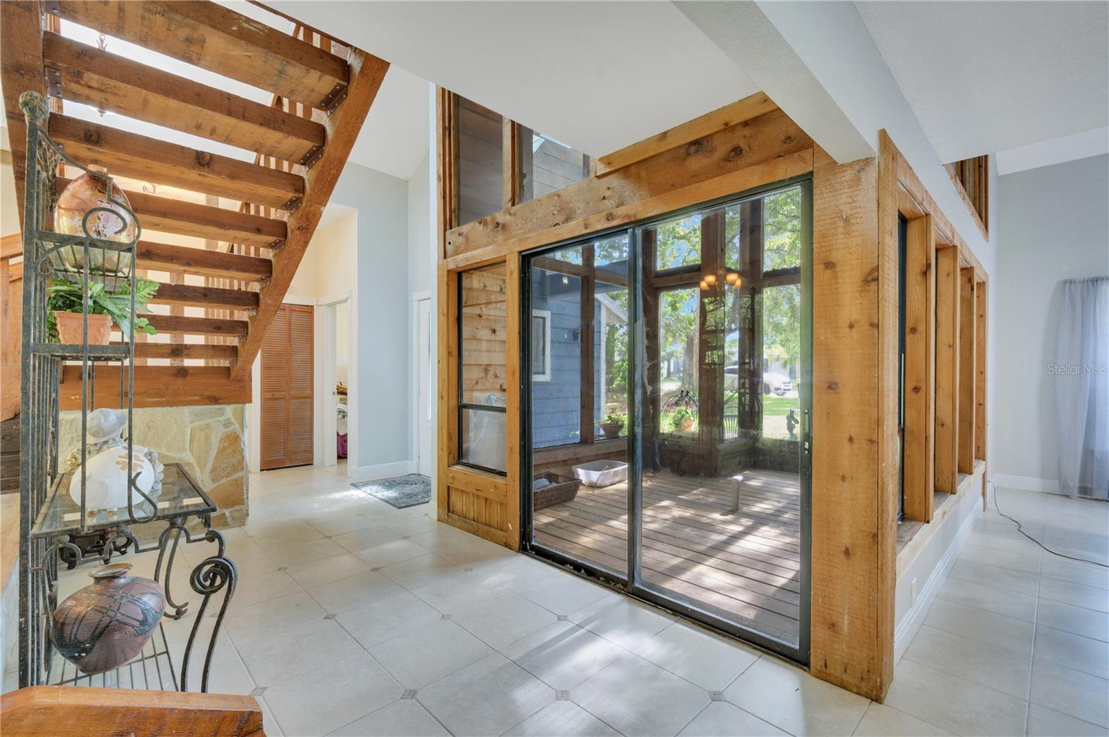 113 MOCKINGBIRD LN