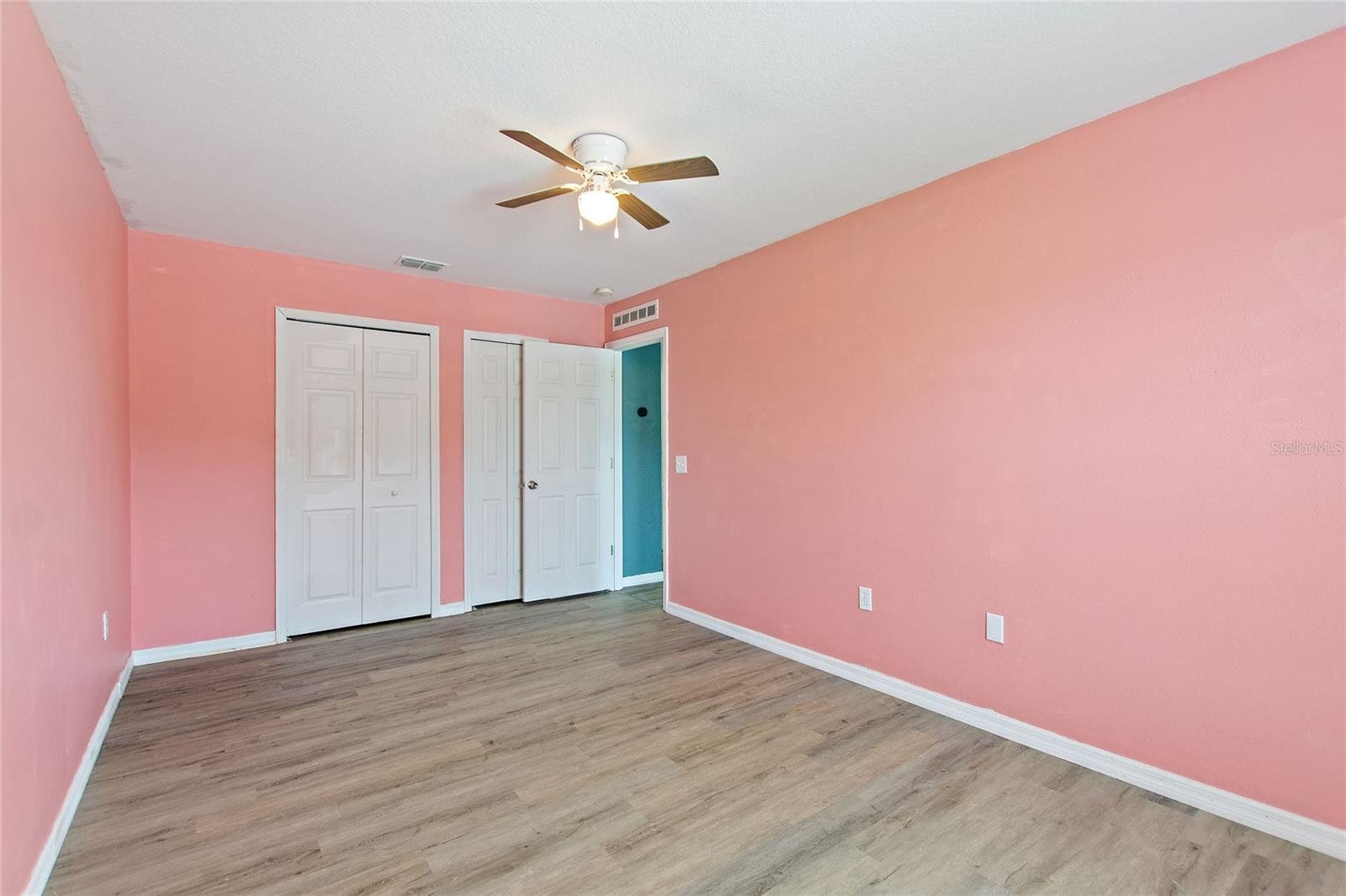 4 DOGWOOD LOOP LN