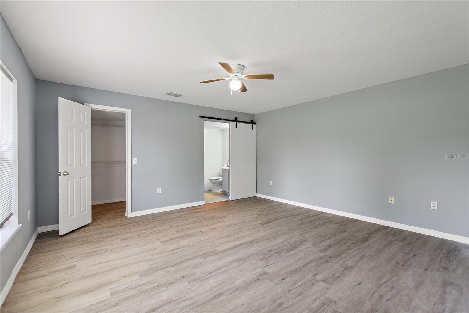 4 DOGWOOD LOOP LN