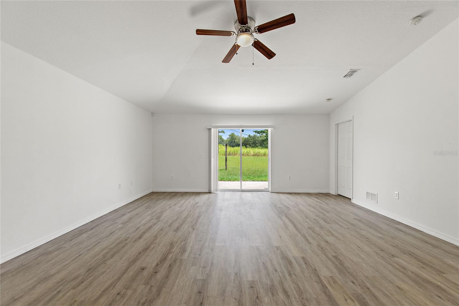 4 DOGWOOD LOOP LN