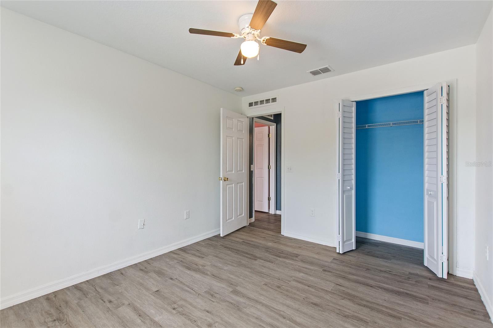 4 DOGWOOD LOOP LN