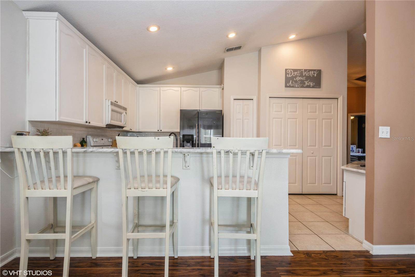 1381 GOLF COURSE DR