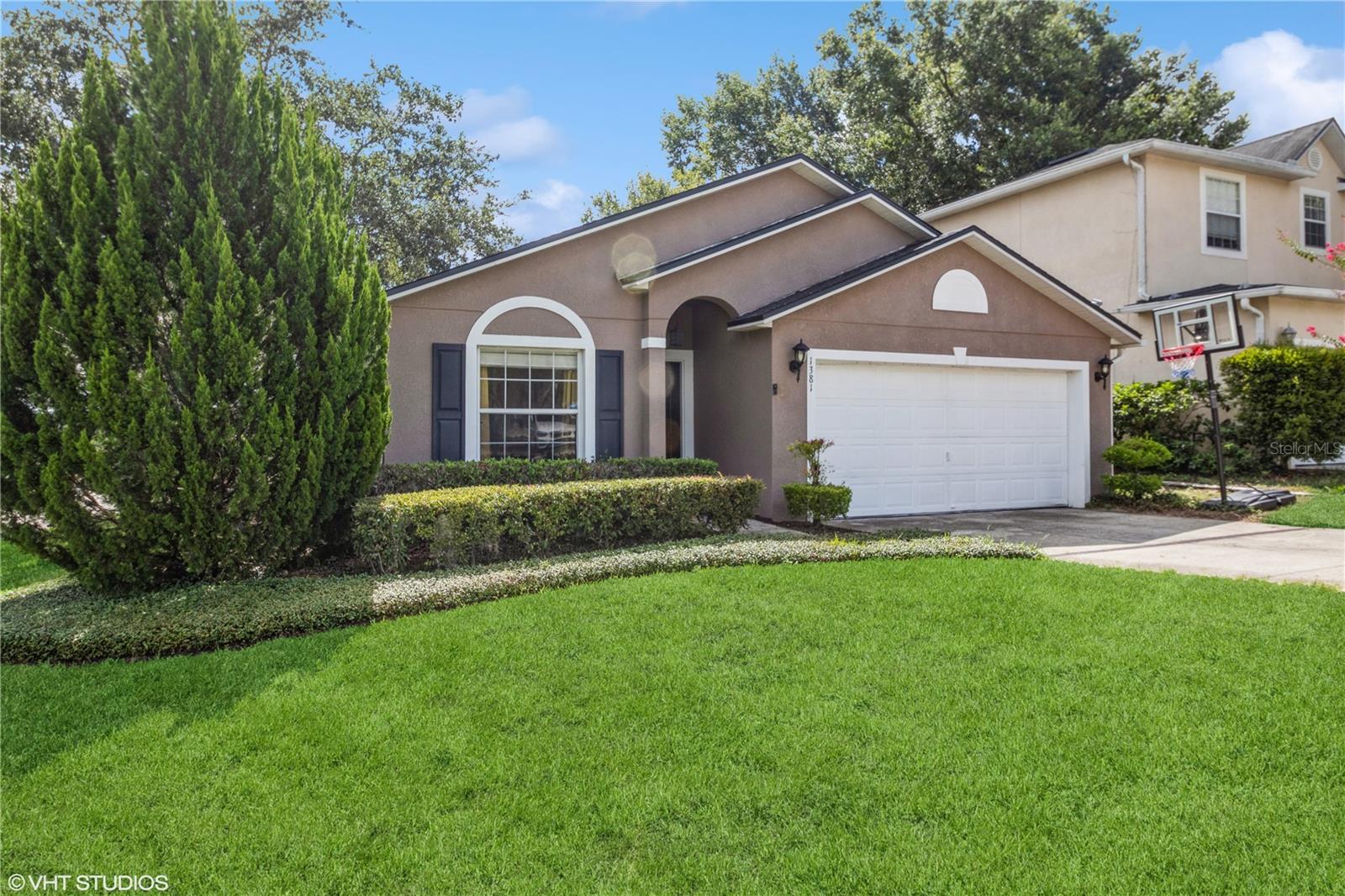 1381 GOLF COURSE DR