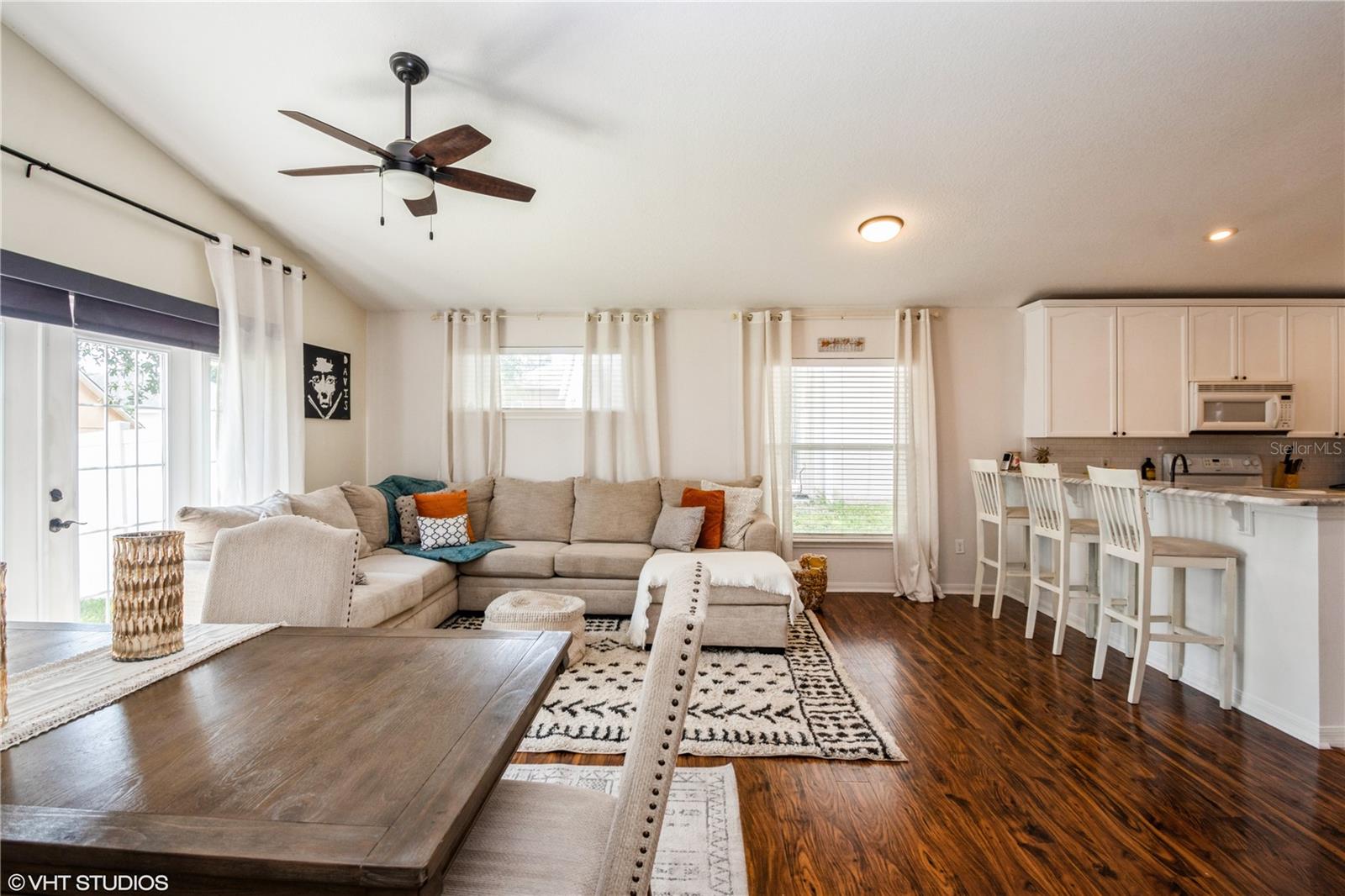 1381 GOLF COURSE DR