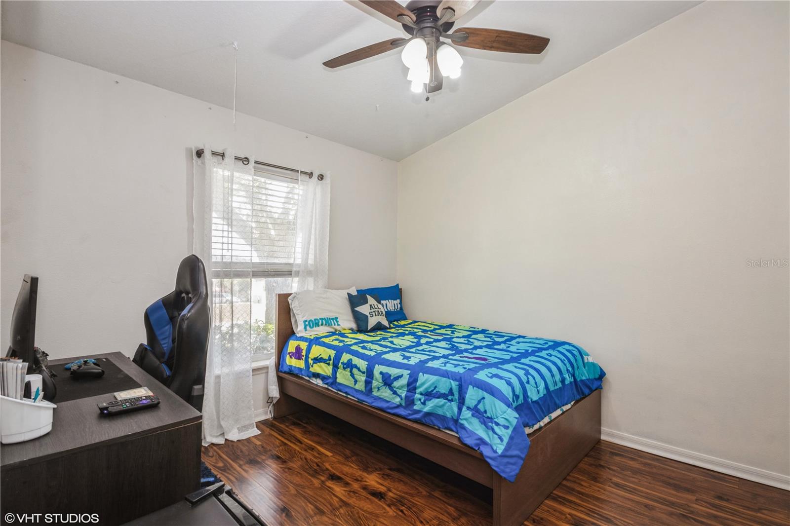 1381 GOLF COURSE DR