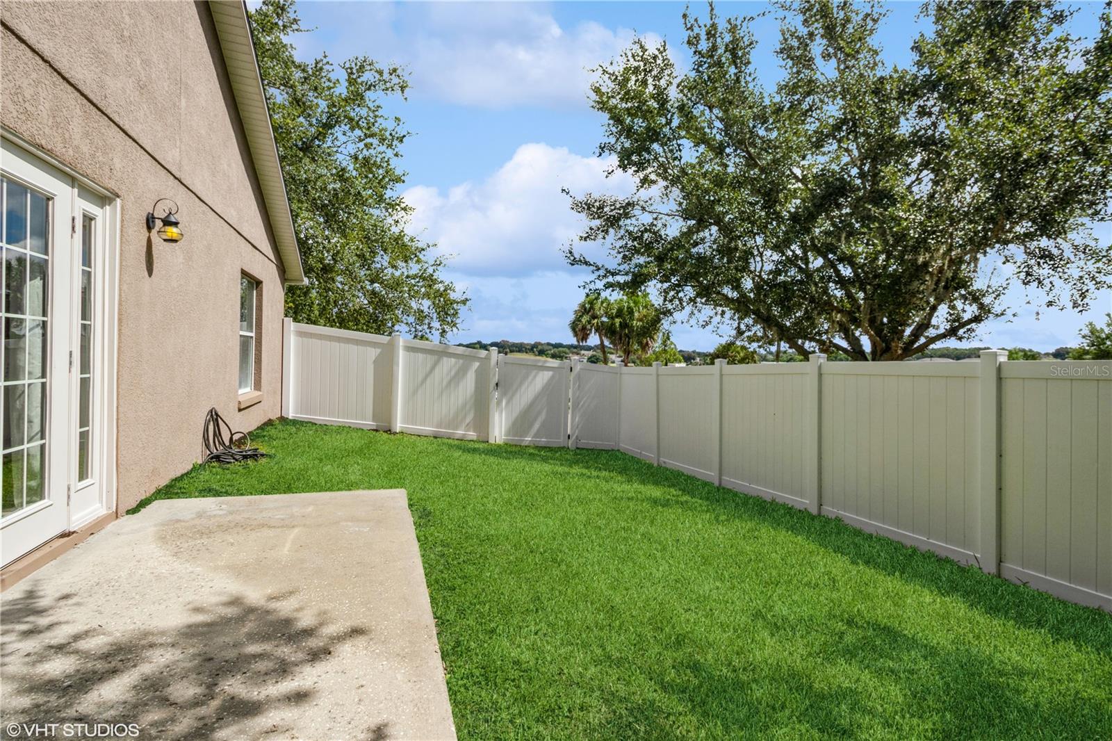 1381 GOLF COURSE DR