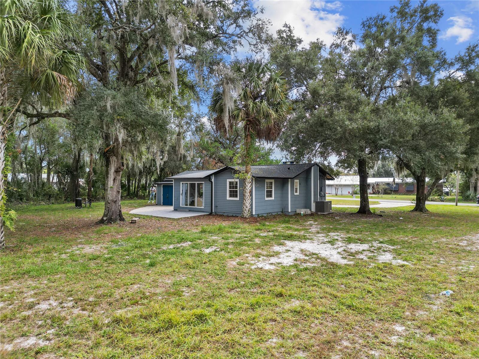 135 LAKE MOLLY AVE
