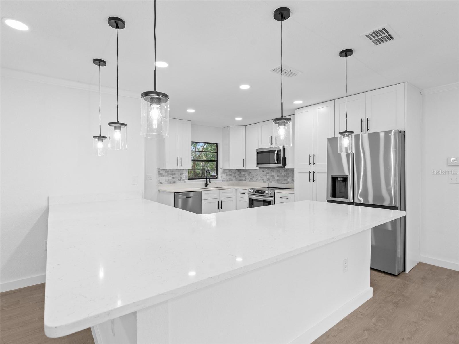 1424 HARRIETT AVE