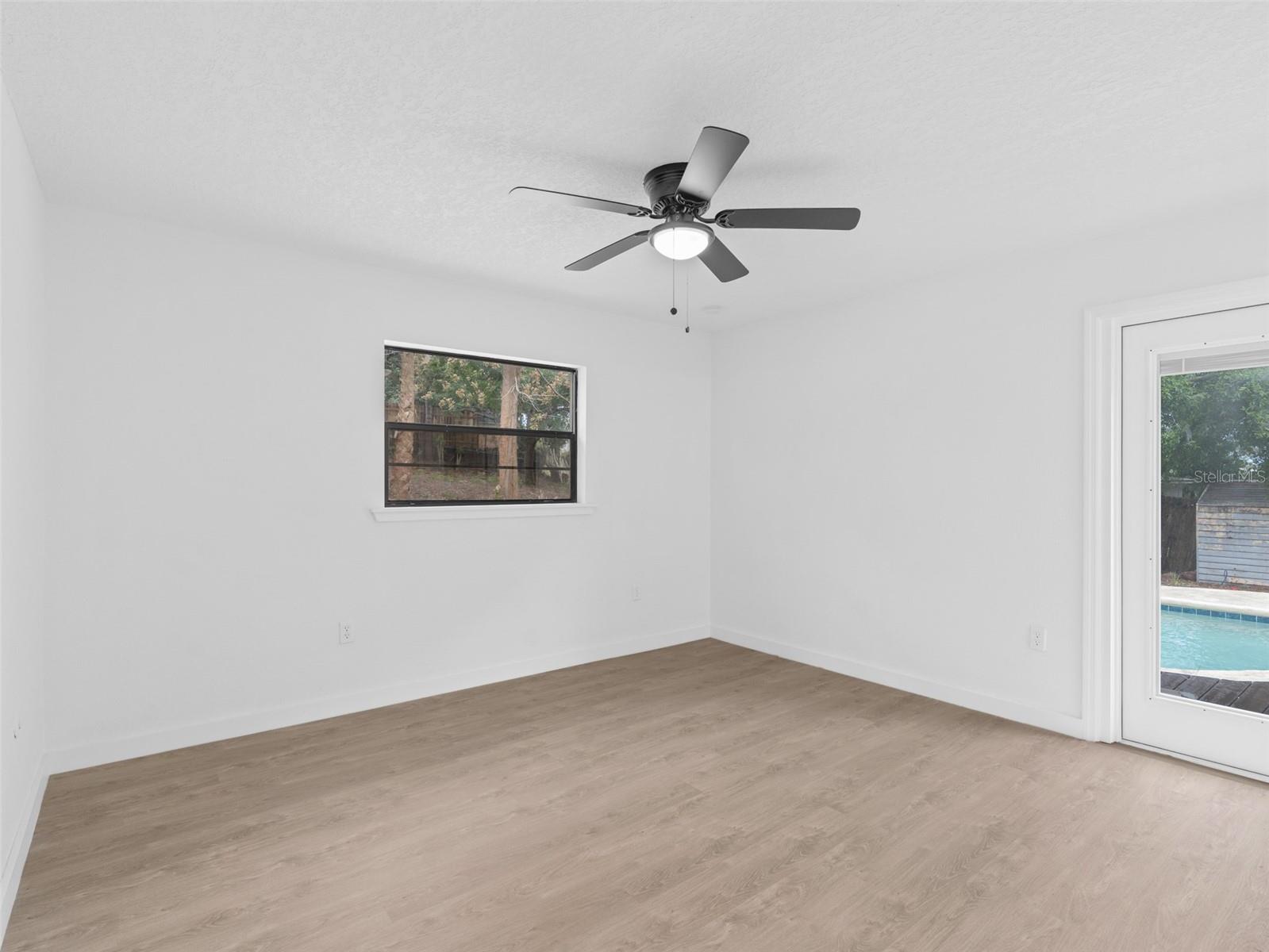 1424 HARRIETT AVE
