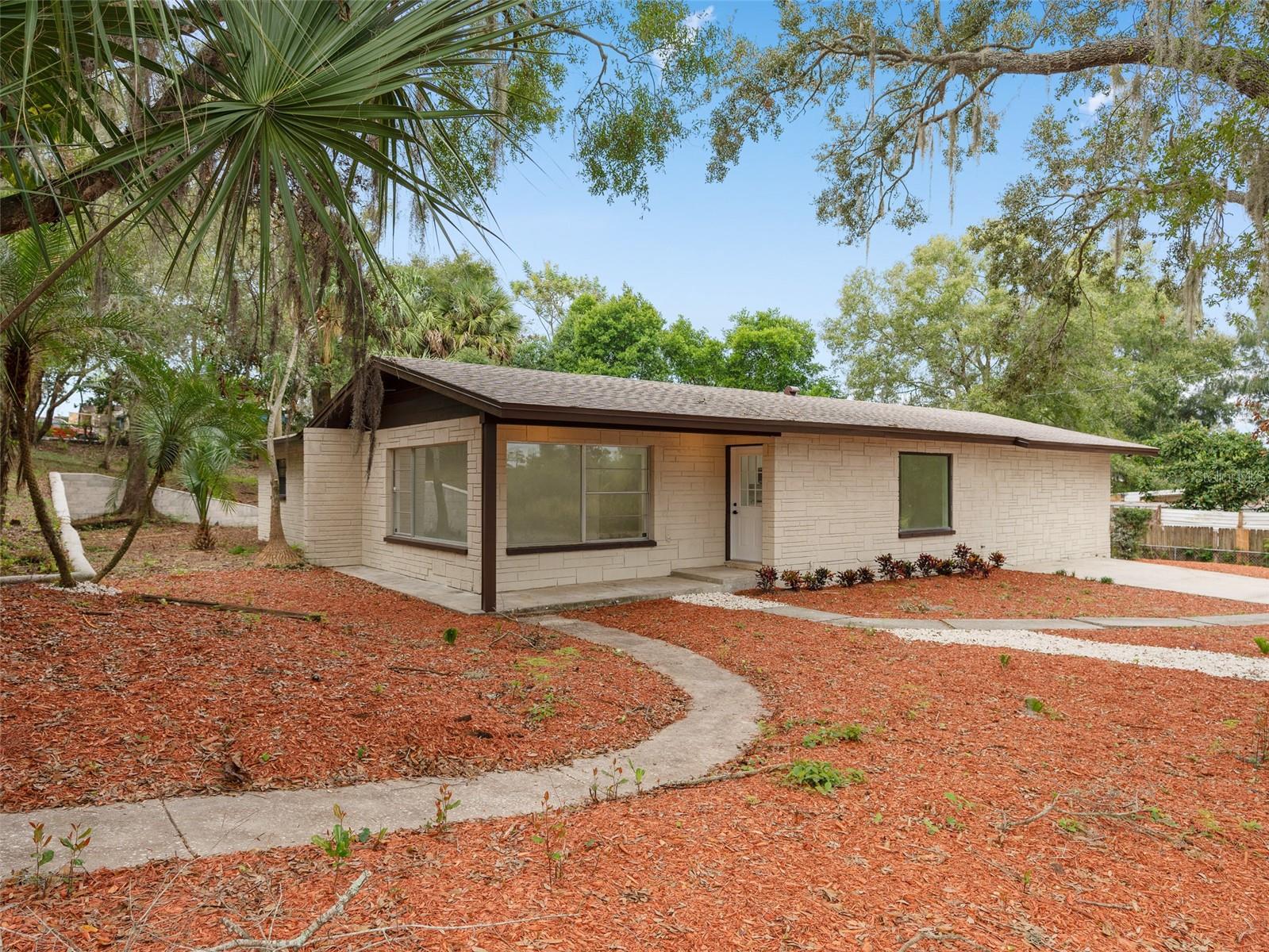1424 HARRIETT AVE