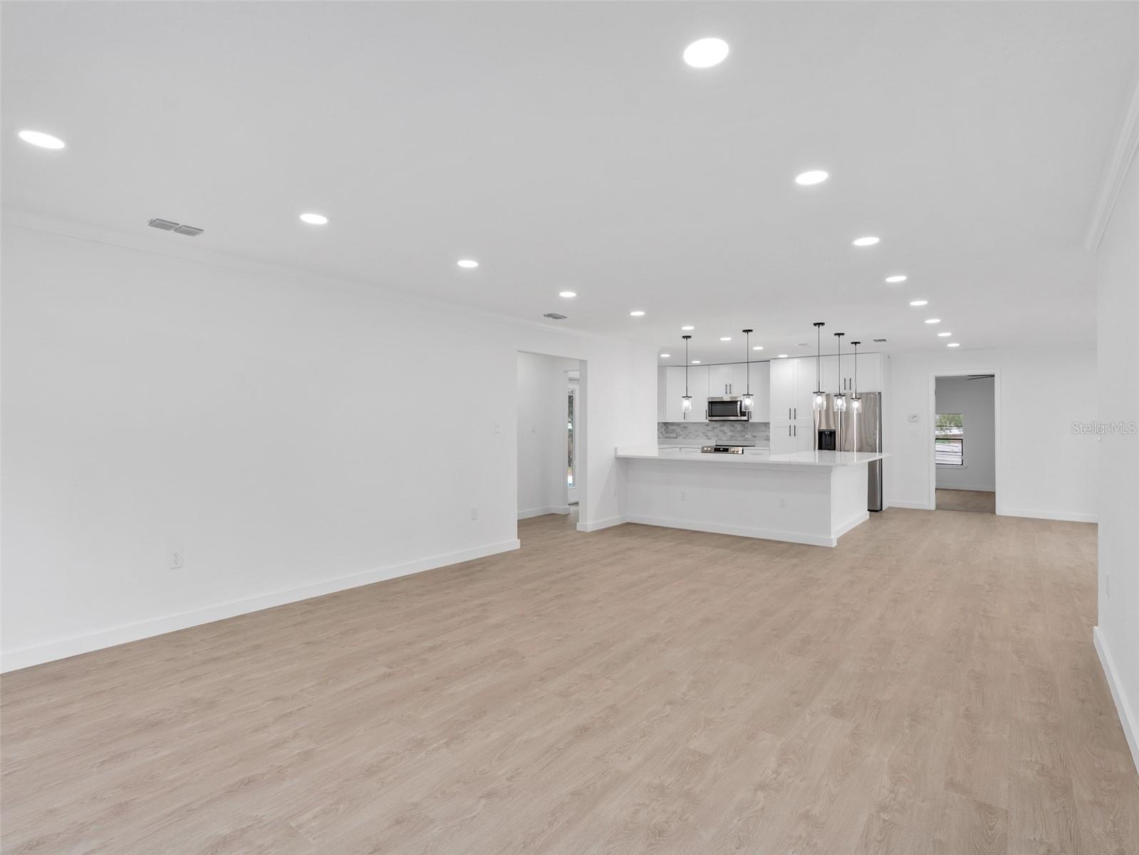 1424 HARRIETT AVE