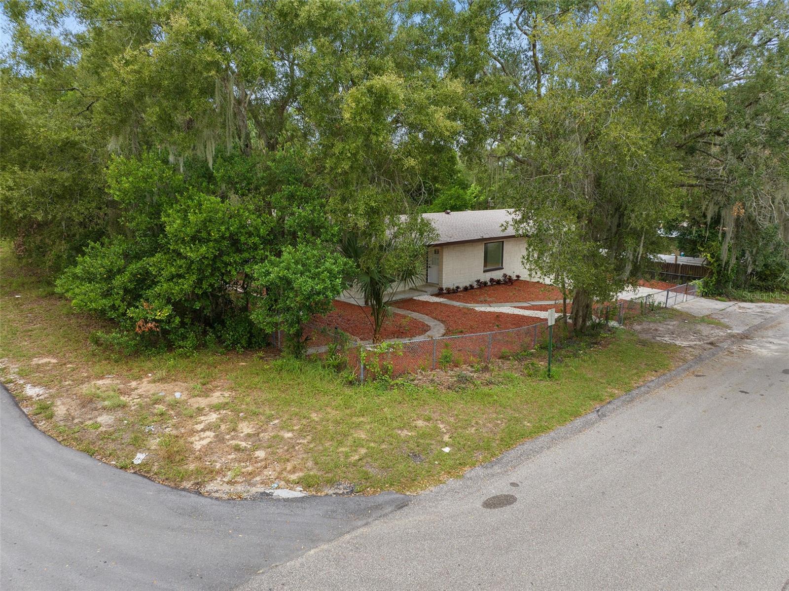1424 HARRIETT AVE