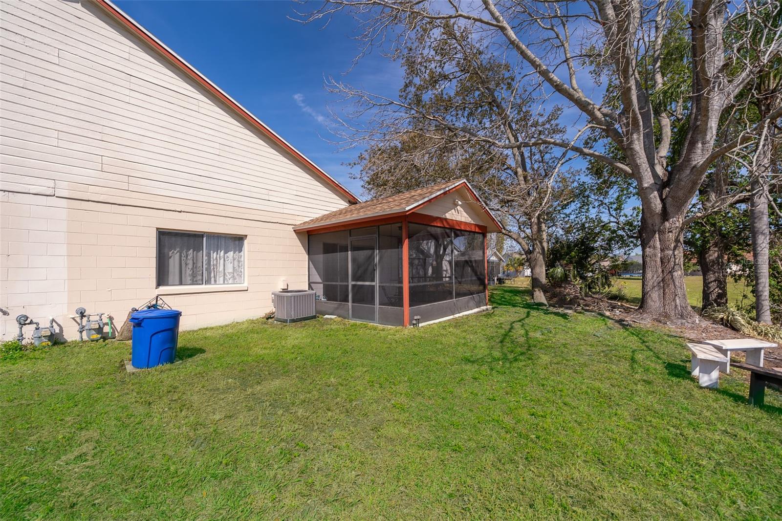 2328 TURPIN DR