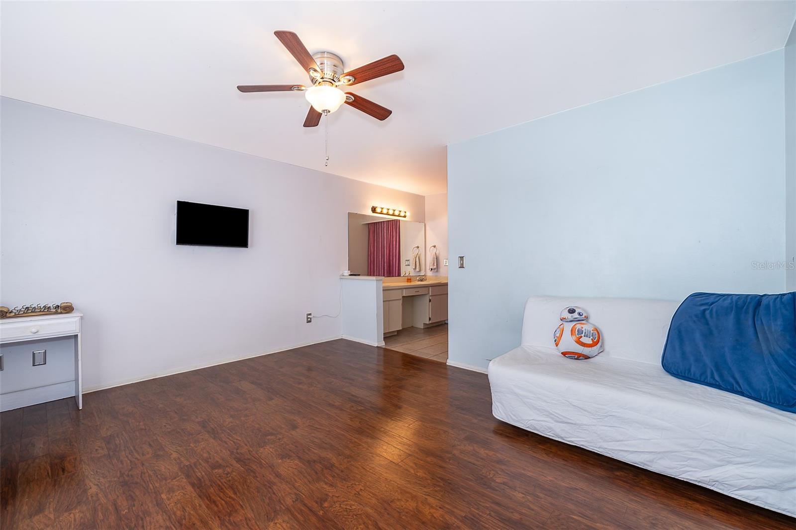 2328 TURPIN DR
