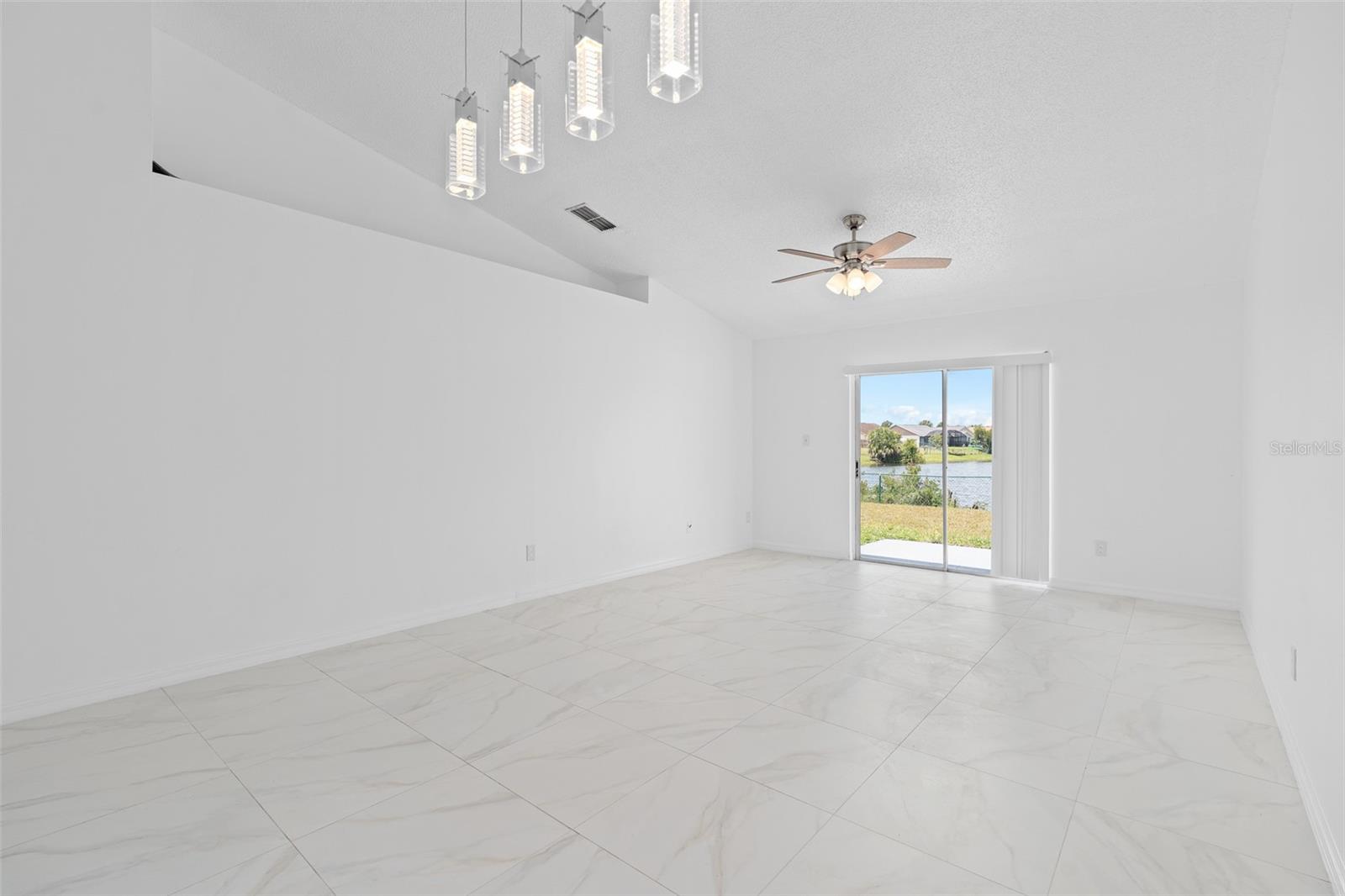 4828 WARRIOR LN