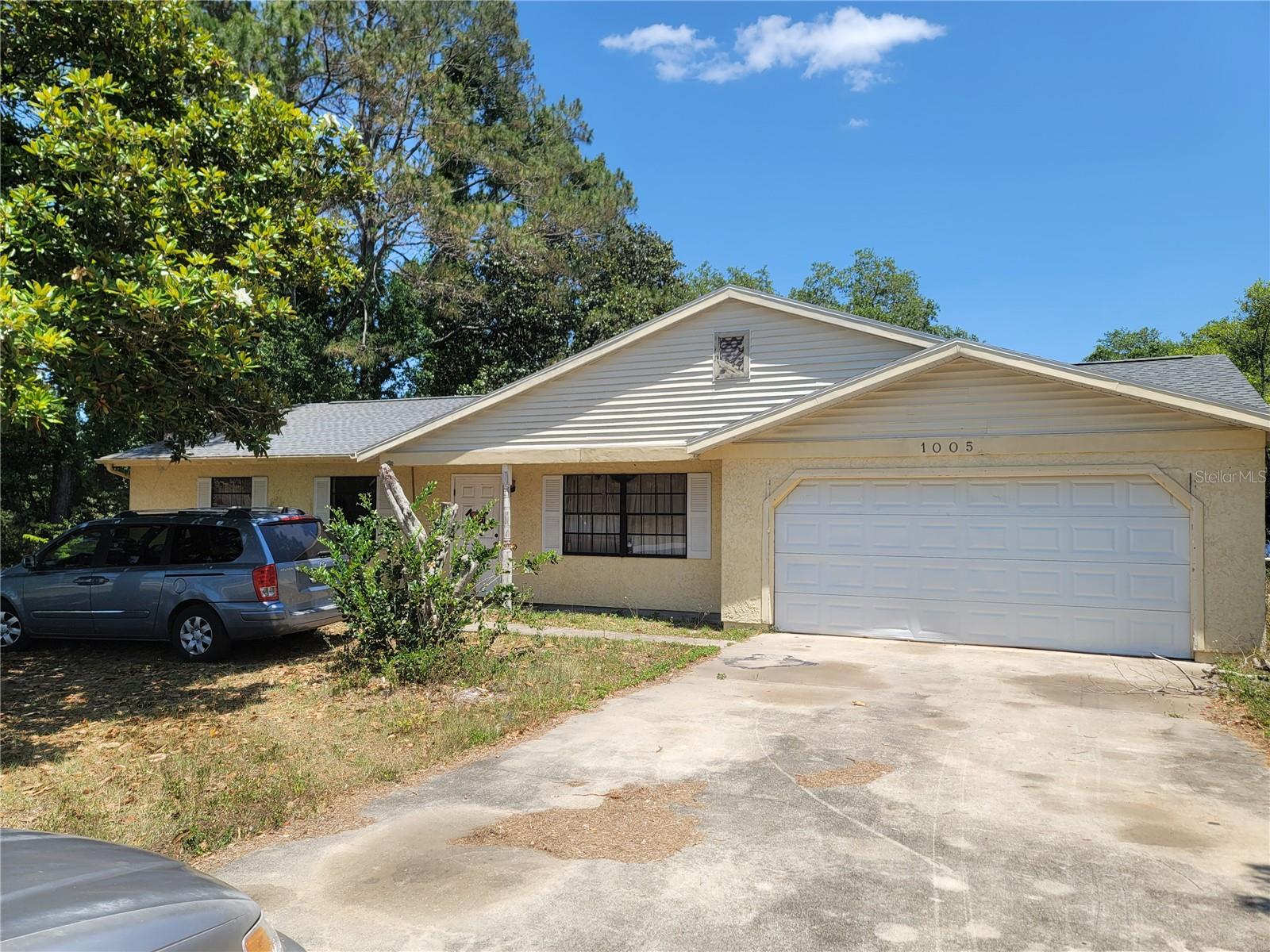 1005 HICKORY RD