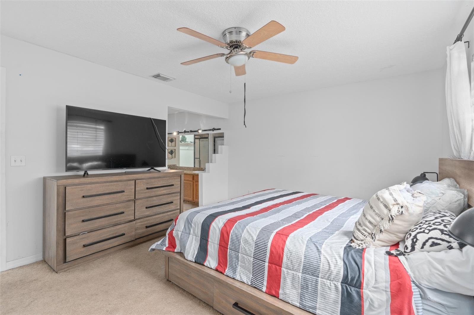 988 NORFOLK CT